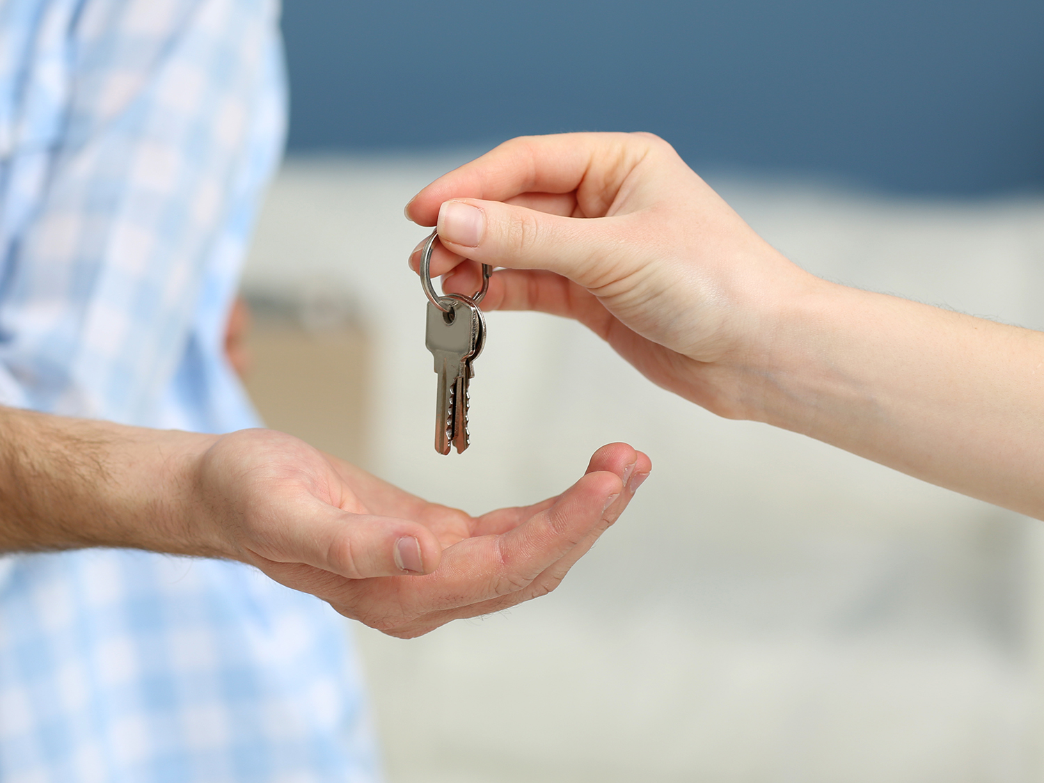 Díky Housing First nově důstojně bydlí více než 700 lidí. Úspěšný projekt bude pokračovat s podporou MPSV a MMR